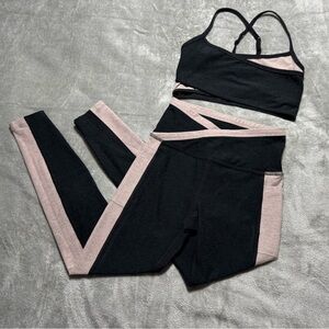 Beyond Yoga Black and Dusty Pink Leggings & Bra Set